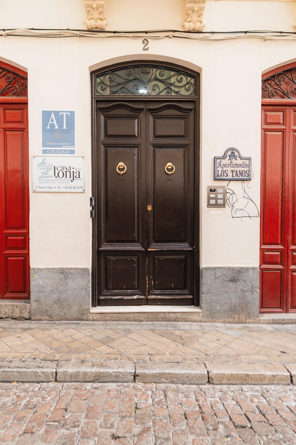 Tuguest Marques De Falces Apartments Гранада Екстериор снимка