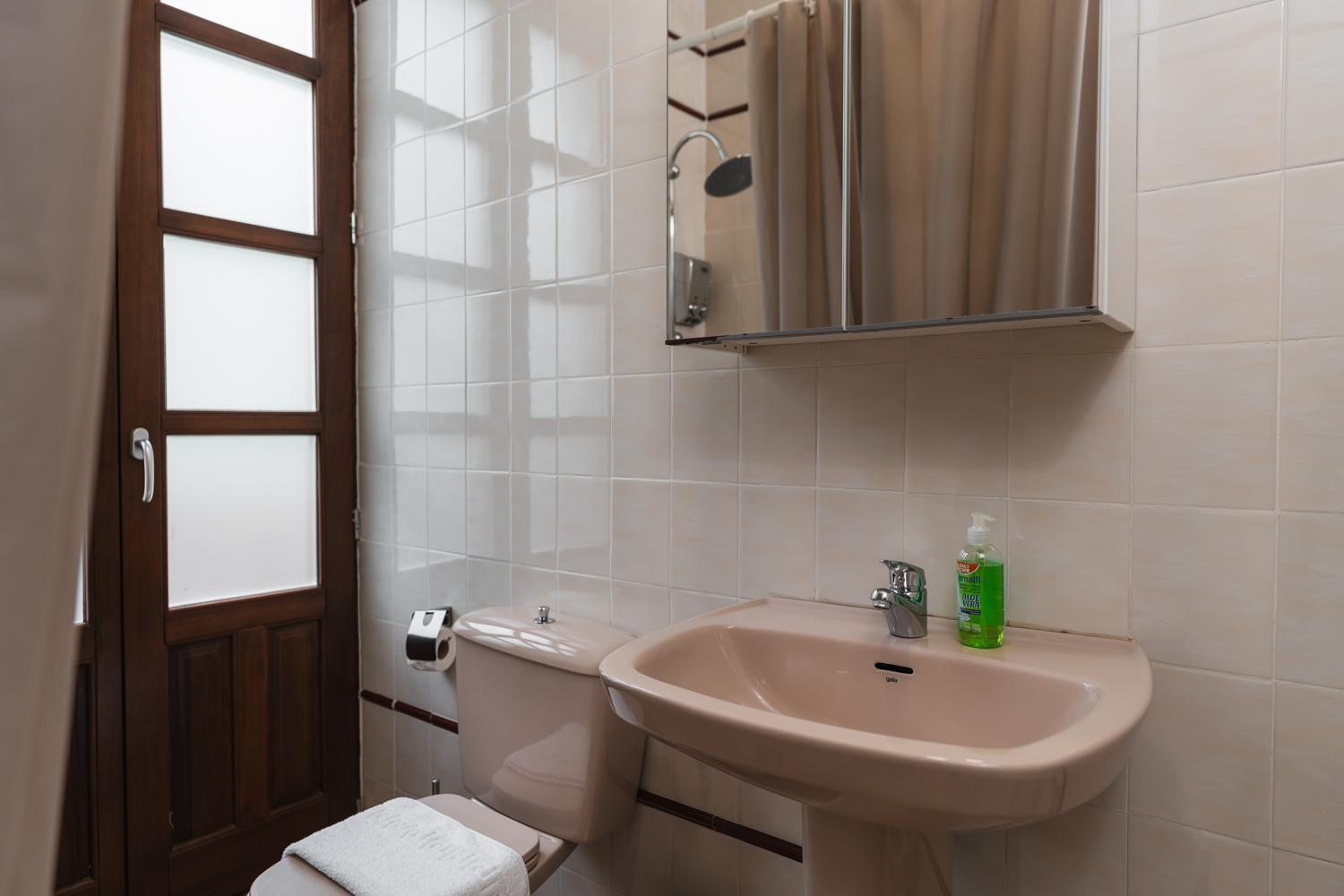 Tuguest Marques De Falces Apartments Гранада Екстериор снимка