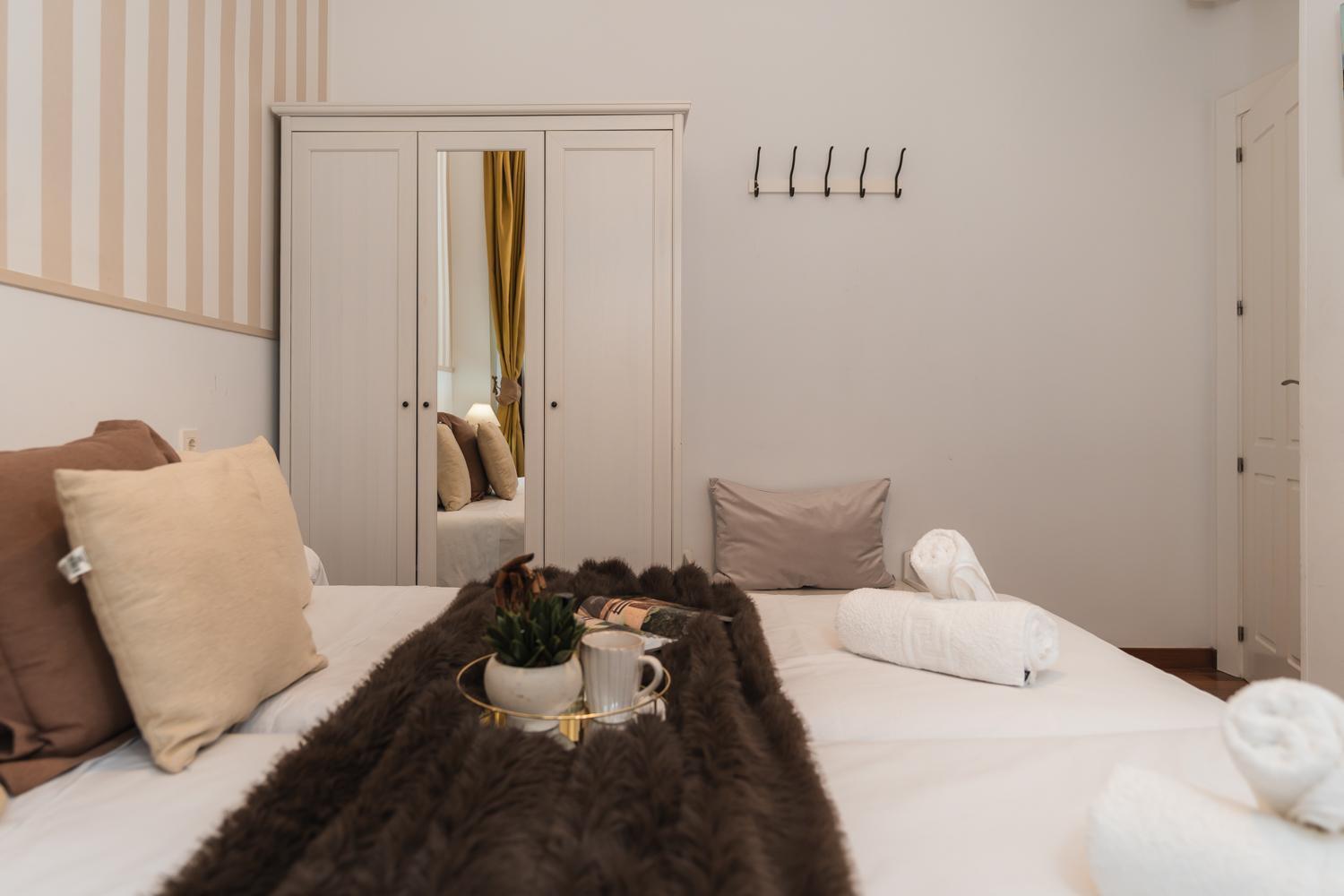 Tuguest Marques De Falces Apartments Гранада Екстериор снимка